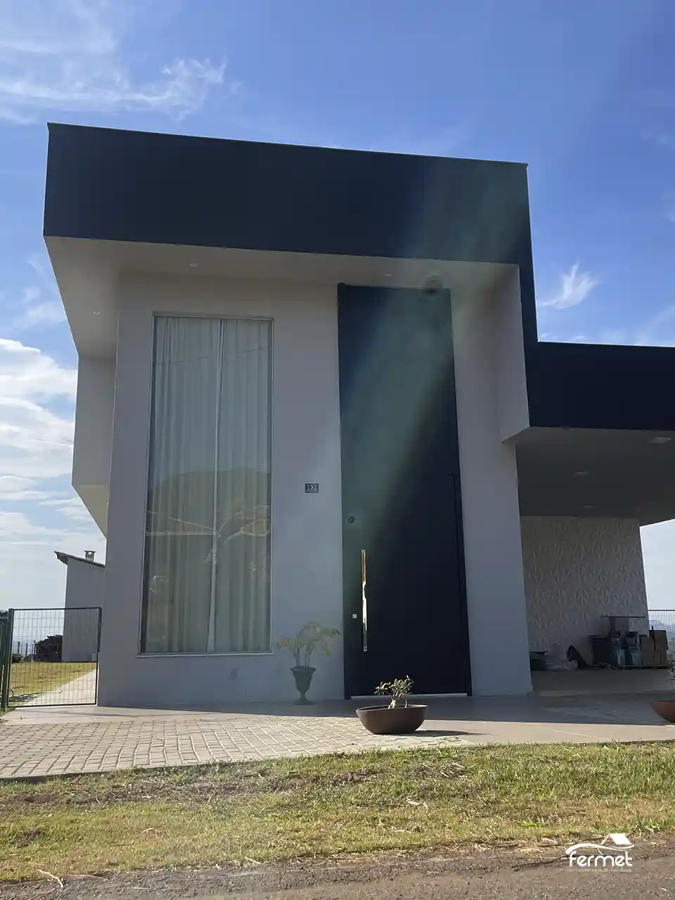 Porta de Esquadria de Alumínio Sob Medida da Fermet em Contagem, MG