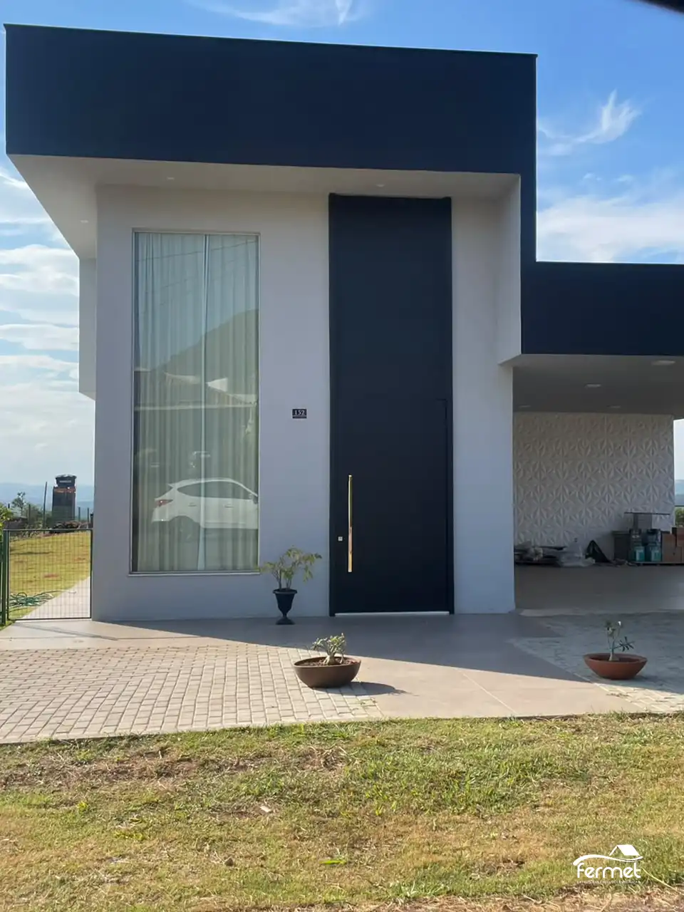 Porta de chapa galvanizada da Fermet em Contagem, MG
